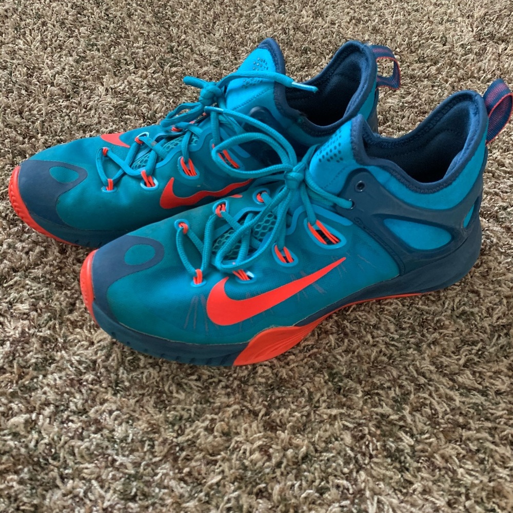 Men’s Nike sneakers